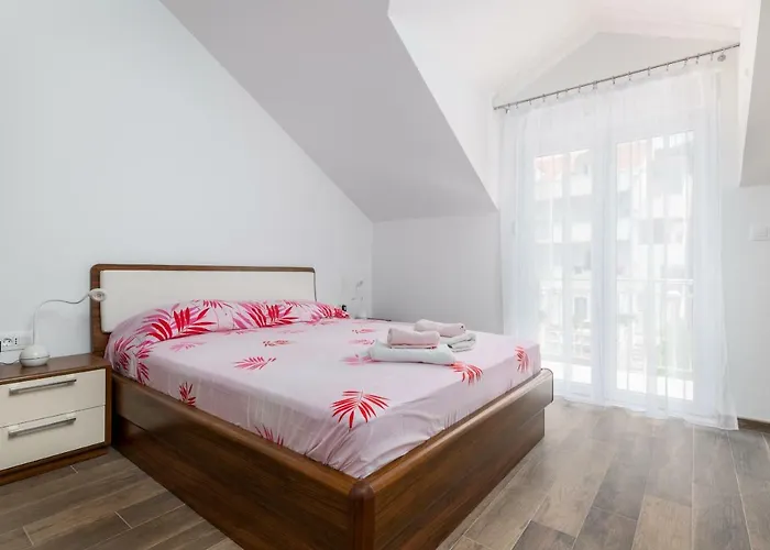 Mlini Rooms 3*