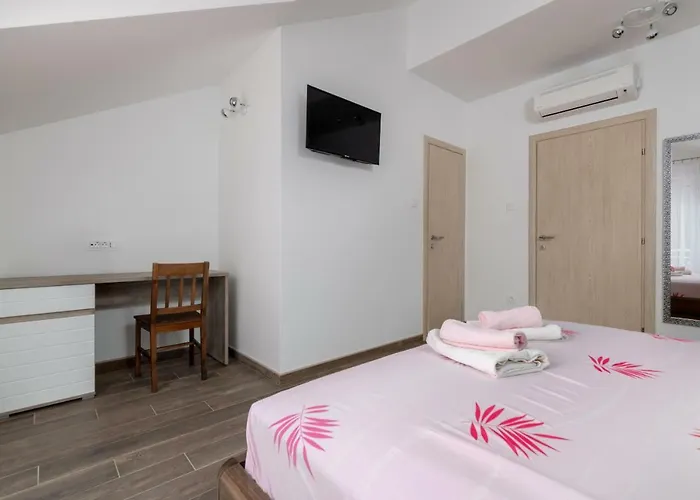 Mlini Rooms 게스트하우스 3*