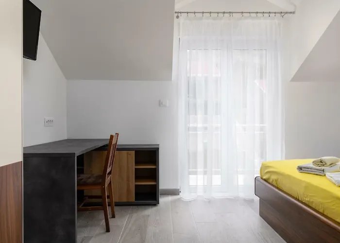 Mlini Rooms 믈리니